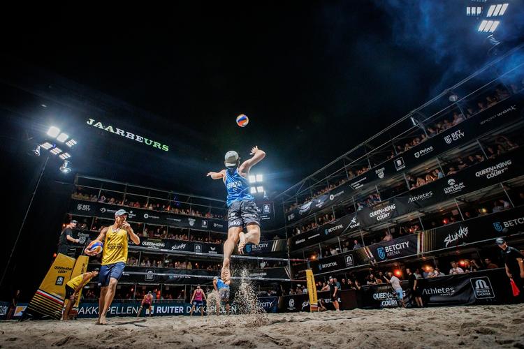 Queen & King of the Court