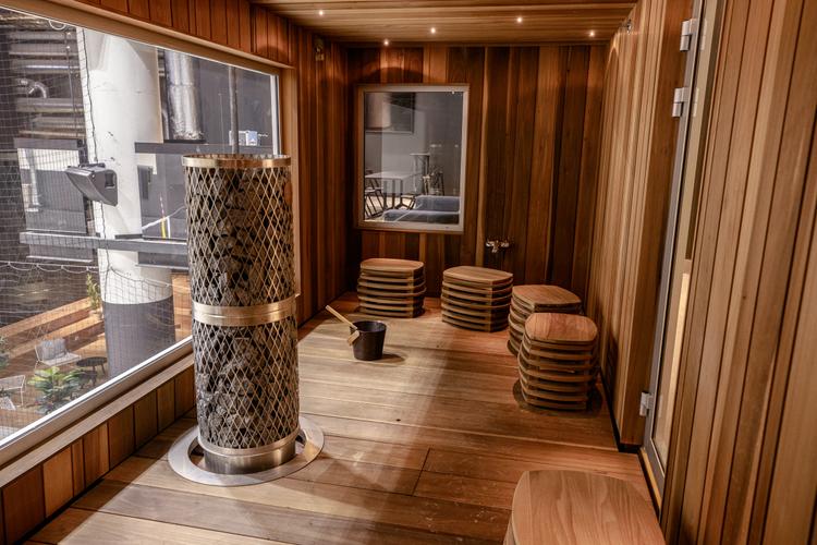 Tutustu sauna- ja kabinettitiloihin